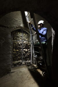 Lire la suite à propos de l’article Visite virtuelle de l&rsquo;ossuaire souterrain d&rsquo;Orléans