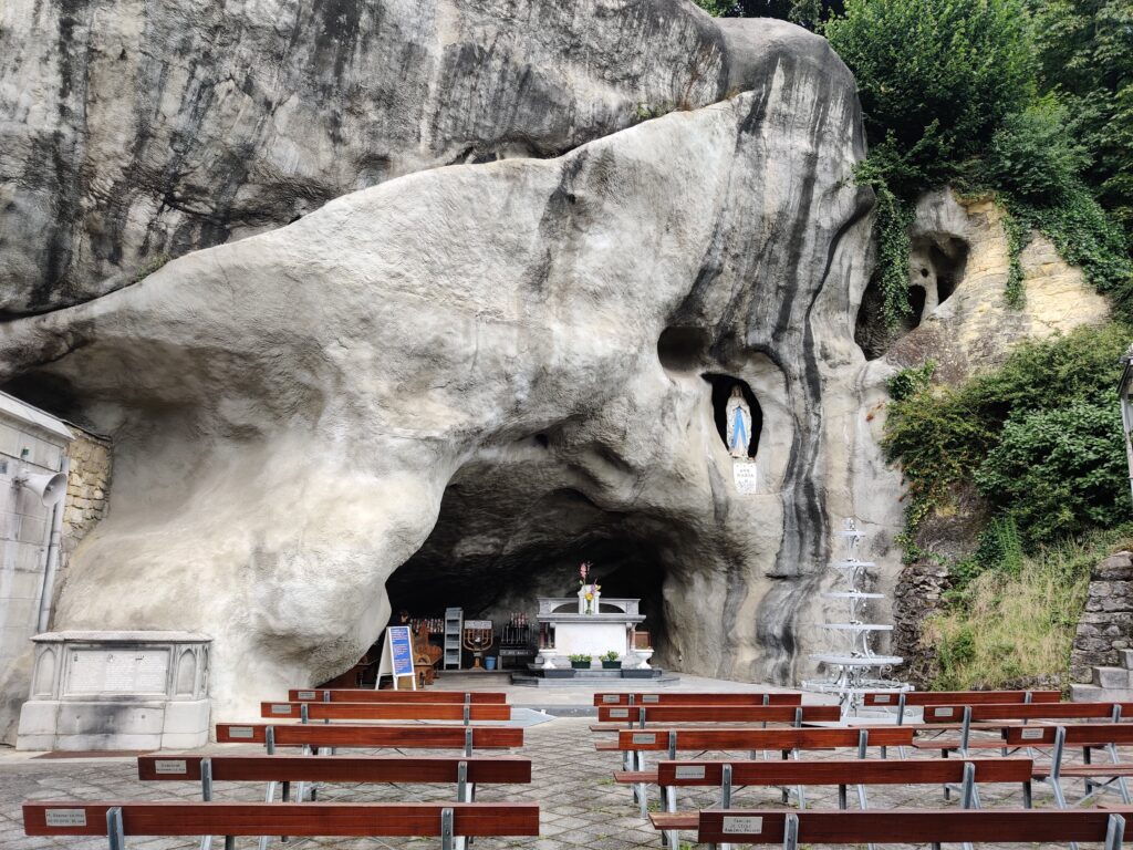 Réplique de la grotte de Lourdes à Valkenburg
